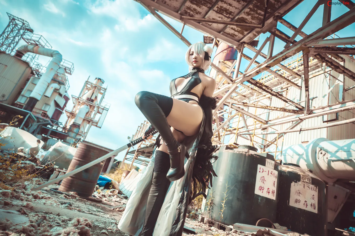 Momo cosplay 2B 24